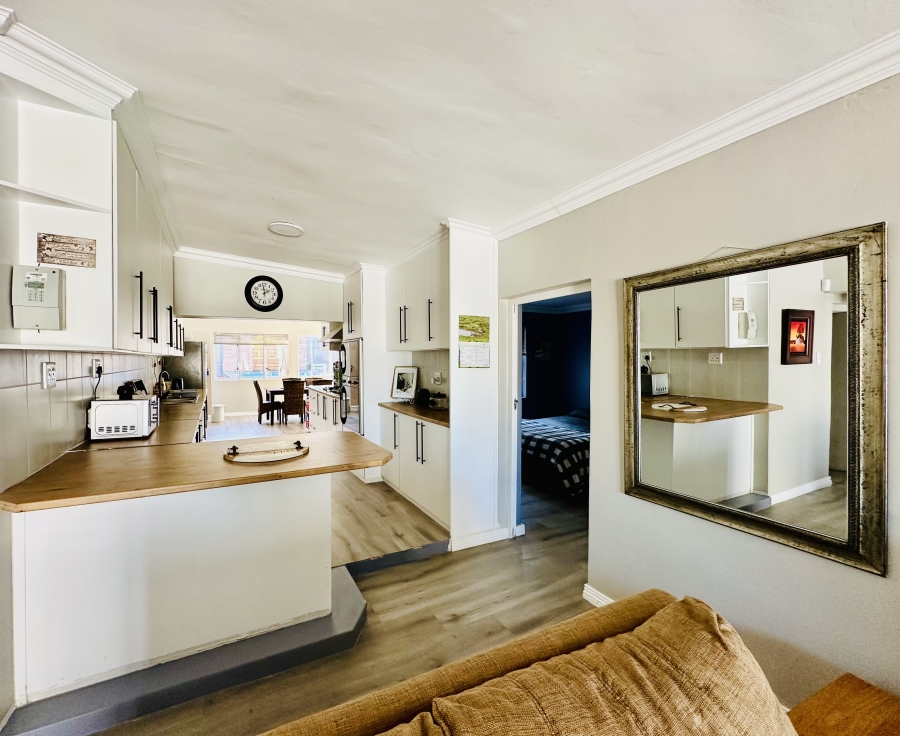 5 Bedroom Property for Sale in Onrus Western Cape